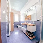 Casa Luca Flexyrent - Parking - A C - Wifi Апартаменты *